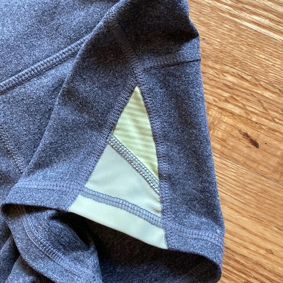 Girls old navy active volleyball shorts. - Picture 2 of 2